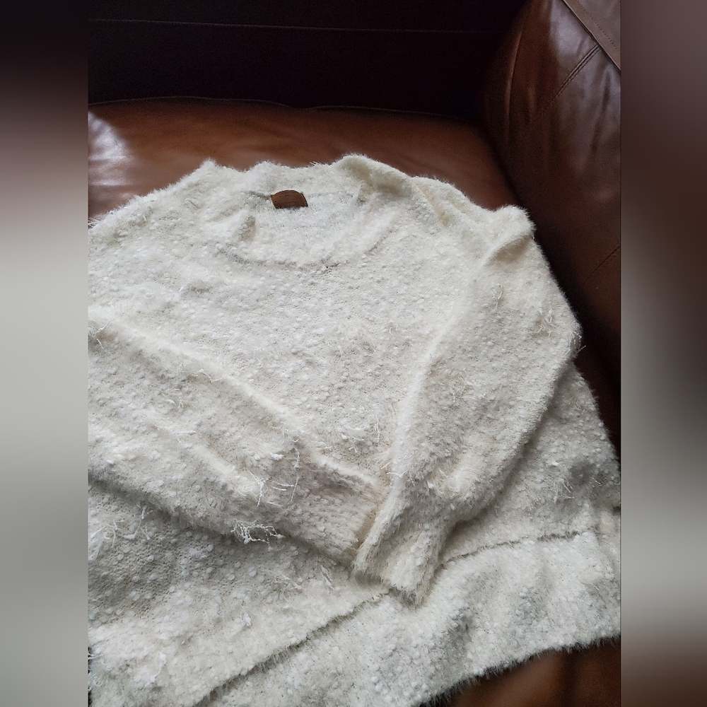 NEW POL Cream Popcorn Sweater L Large
